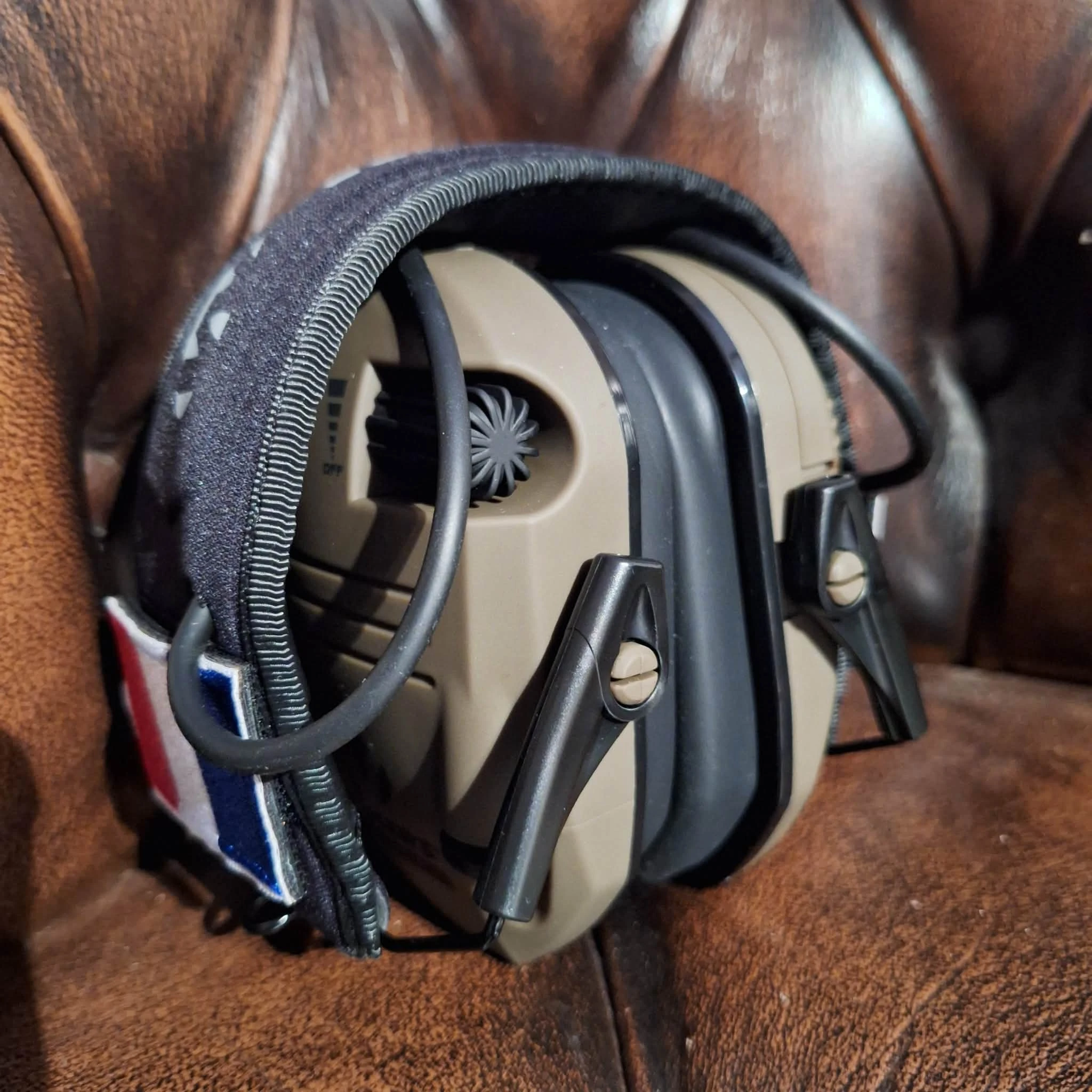 Cascos anti-ruido electrónicos + gafas de protección + estuche de transporte + parches F – photo 14